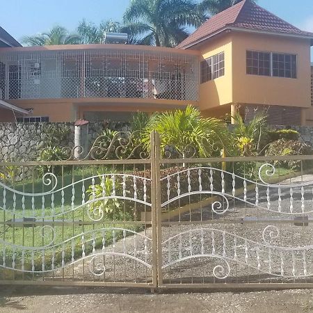 Chaudhry Holiday House Montego Bay Zewnętrze zdjęcie
