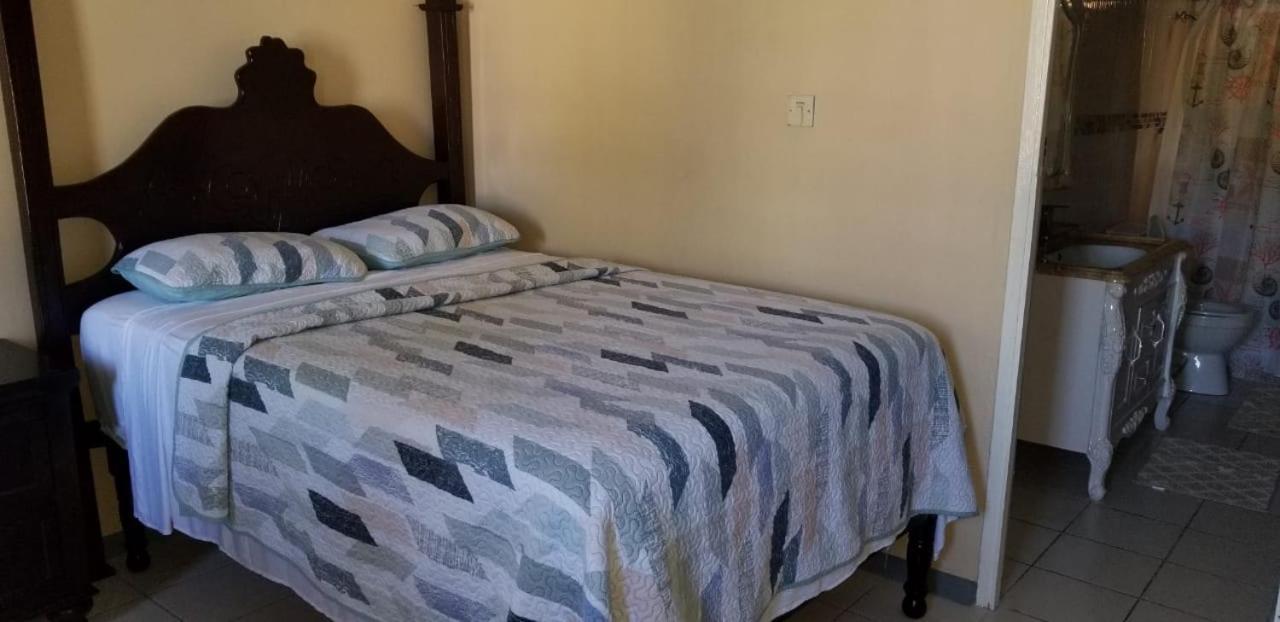 Chaudhry Holiday House Montego Bay Zewnętrze zdjęcie