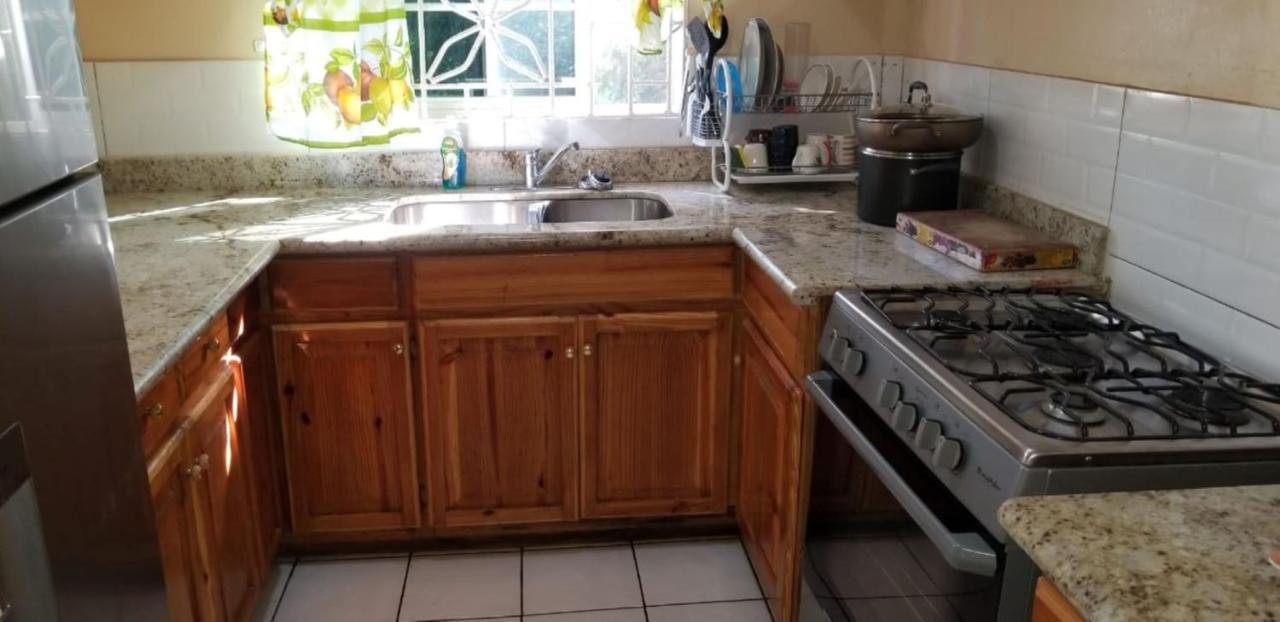 Chaudhry Holiday House Montego Bay Zewnętrze zdjęcie